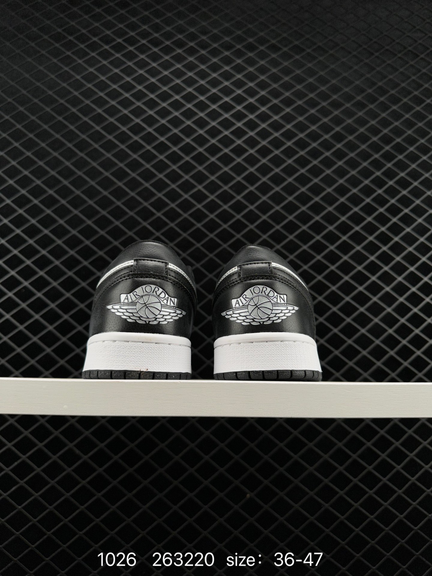 Air Jordan 1 Low “Silver Toe”